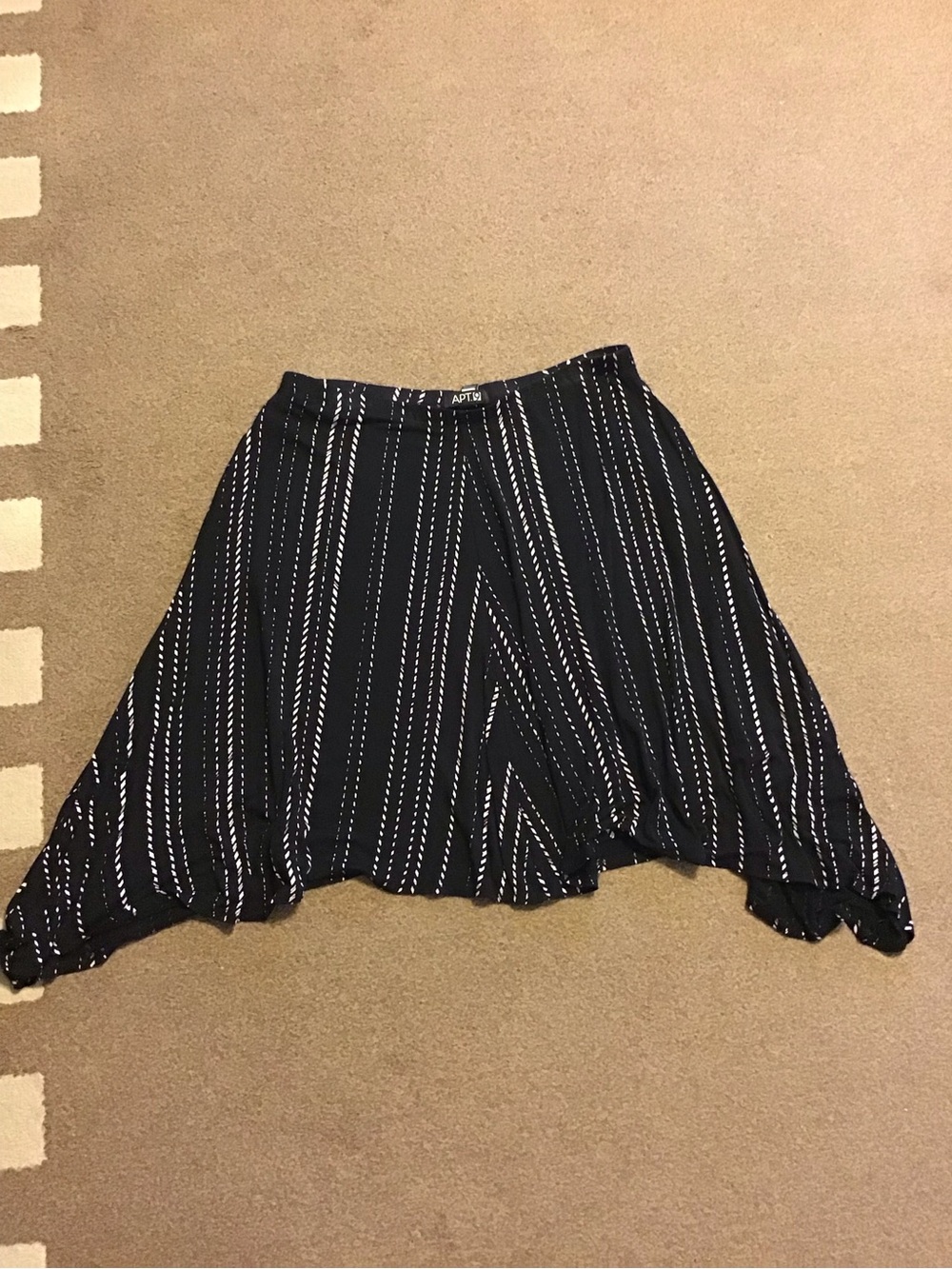 Apt. 9 Black and White Handkerchief Hem Asymmetrical Skirt with pockets
